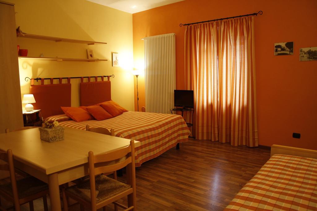 Cà Veja Apartamento Montà Quarto foto