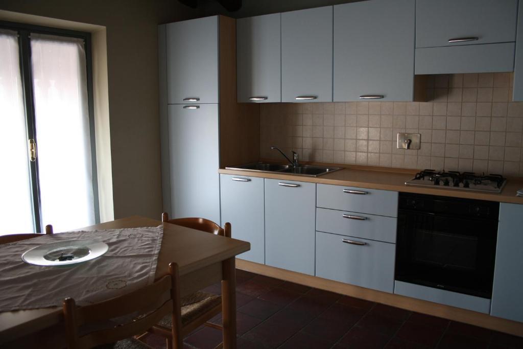 Cà Veja Apartamento Montà Quarto foto